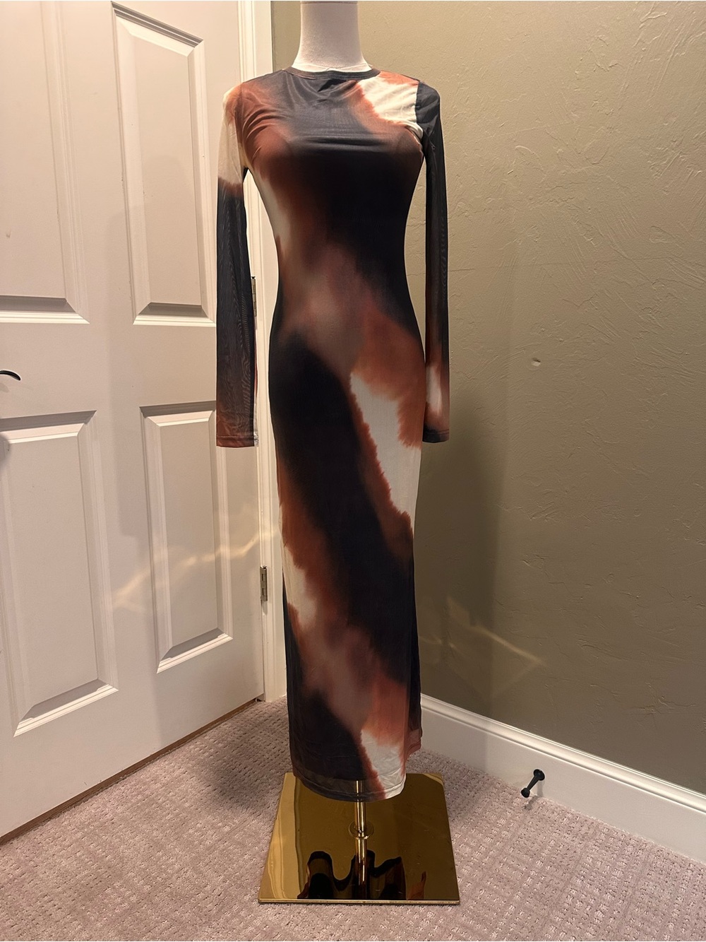 Tie-Dye Long-Sleeve Midi Dress in Brown & Cream